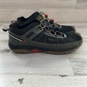 Keen Youth Targhee Vented Hiking Shoes Boys Size 7, Men’s 7 Women’s Size 9